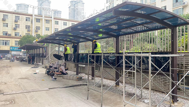 江苏铝合金充电车棚安装实景
