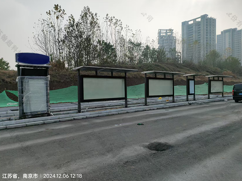 南京罗马柱型材候车亭安装实景