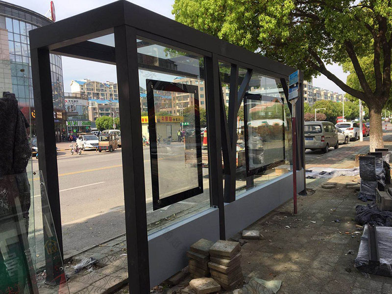无锡百搭款公交站台安装实景
