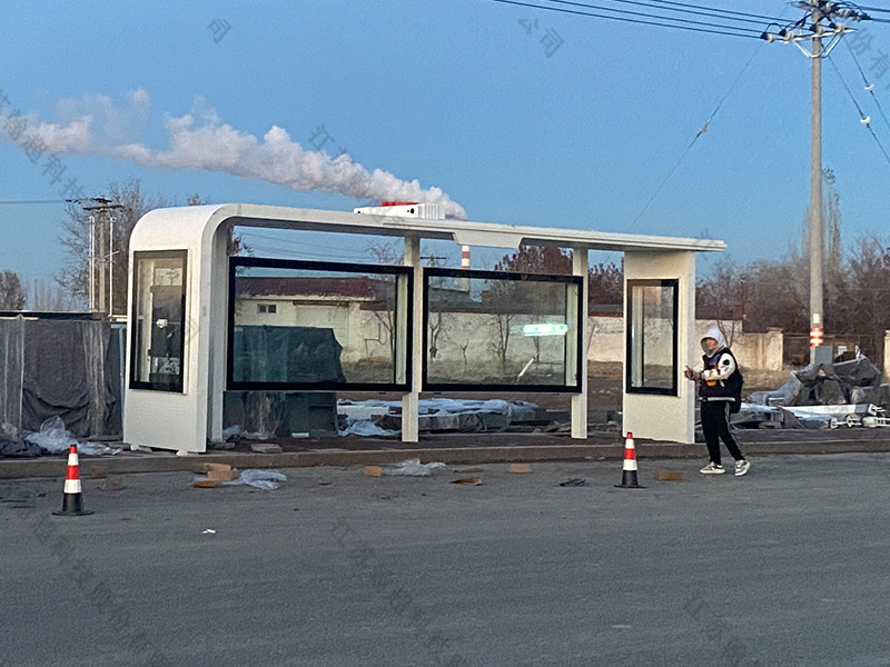 新疆石河子公交候车亭安装实景案例